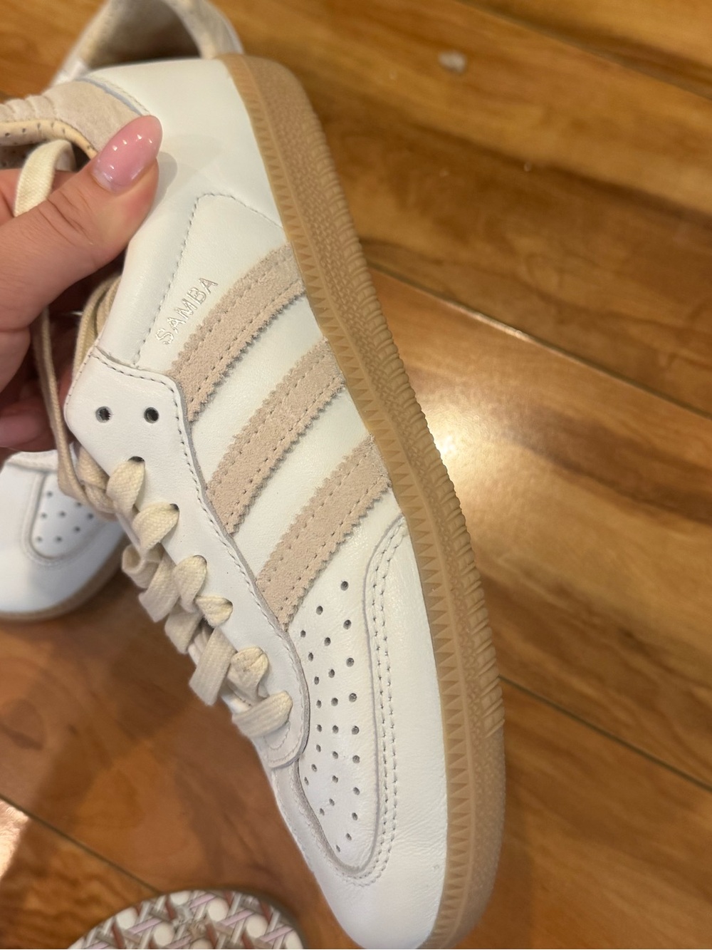 adidas Samba Low-Top Sneakers - White & Beige